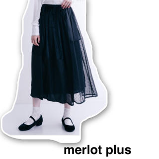 メルロー(merlot)のmerlot plus メルロープリュス ロングスカートドットレース  (ロングワンピース/マキシワンピース)