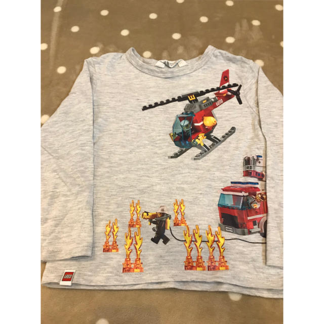 H&M(エイチアンドエム)のまとめ売り☆H&M LEGO 長袖Tシャツ 104サイズ キッズ/ベビー/マタニティのキッズ服男の子用(90cm~)(Tシャツ/カットソー)の商品写真