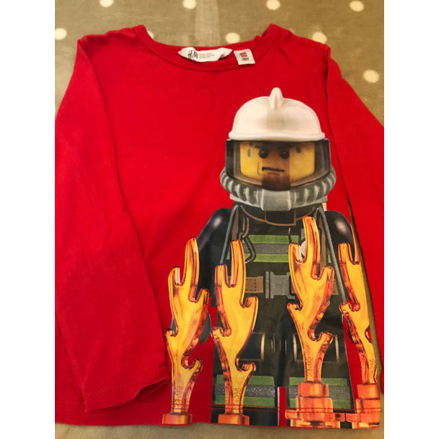 H&M(エイチアンドエム)のまとめ売り☆H&M LEGO 長袖Tシャツ 104サイズ キッズ/ベビー/マタニティのキッズ服男の子用(90cm~)(Tシャツ/カットソー)の商品写真