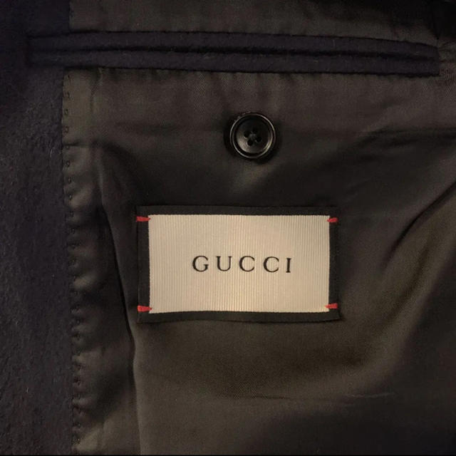 Gucci(グッチ)のチュパ様専用 訳あり GUCCI チェスターコート ネイビー 46 メンズのジャケット/アウター(チェスターコート)の商品写真