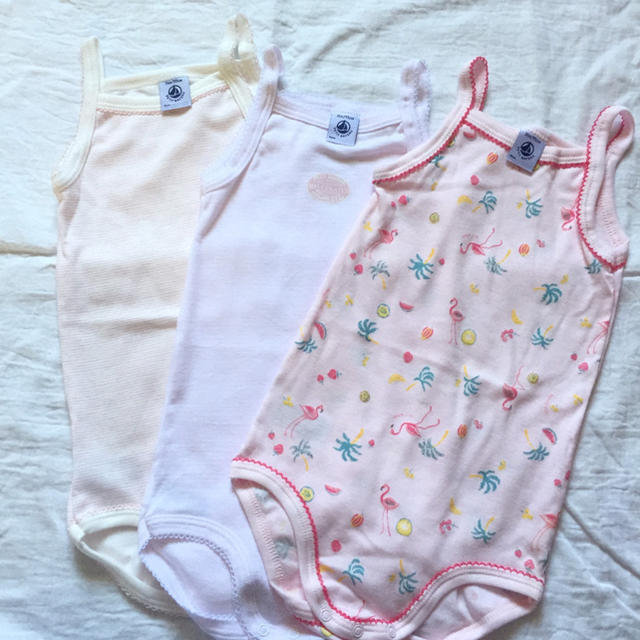 PETIT BATEAU(プチバトー)のnanapunyu様 18m36m キャミソールボディ３枚組×2 キッズ/ベビー/マタニティのベビー服(~85cm)(肌着/下着)の商品写真