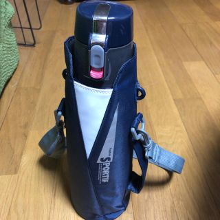 サーモス(THERMOS)のピーコック 直飲み 水筒 大容量 保冷 1、5リットル位かしら 2way(その他)