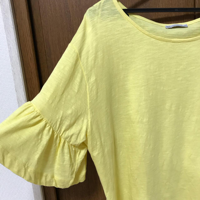 ZARA(ザラ)のZARA  袖フリルカットソー レディースのトップス(カットソー(半袖/袖なし))の商品写真