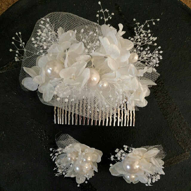 ウエディング　髪飾り　ピアス　セット ハンドメイドのウェディング(ヘッドドレス/ドレス)の商品写真