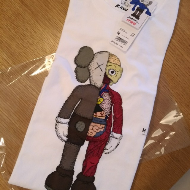 UNIQLO(ユニクロ)のUNIQLO KAWS コラボTシャツ メンズのトップス(Tシャツ/カットソー(半袖/袖なし))の商品写真