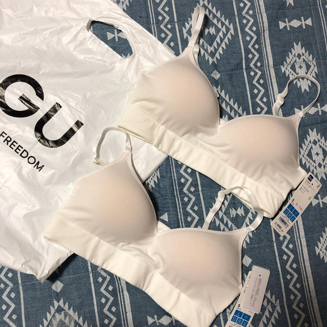 GU(ジーユー)の✨✨✨✨専用✨✨✨✨✨✨✨✨✨ブラフィール レディースの下着/アンダーウェア(ブラ)の商品写真