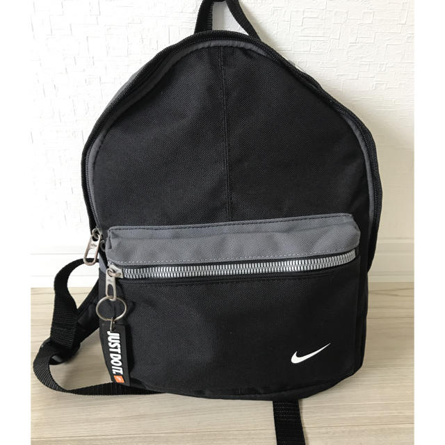 NIKE(ナイキ)のNIKE  リュック☆専用です☆ キッズ/ベビー/マタニティのこども用バッグ(リュックサック)の商品写真