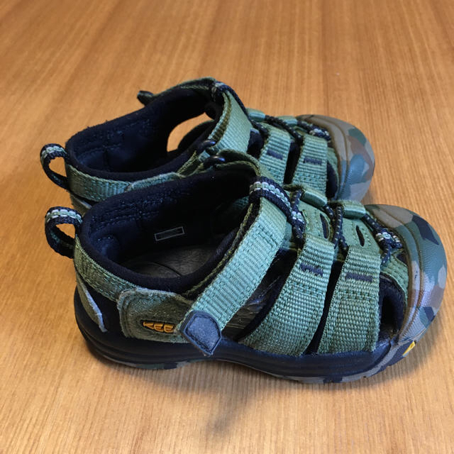 KEEN(キーン)のぬーぴー様 専用 keen サンダル13.5 キッズ/ベビー/マタニティのベビー靴/シューズ(~14cm)(サンダル)の商品写真