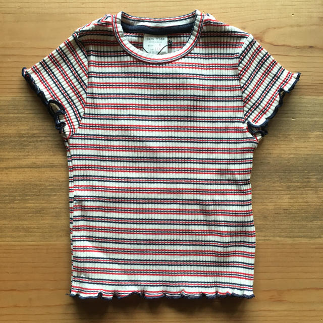 ZARA KIDS(ザラキッズ)の116㎝ ZARA 新品未使用 リブTシャツ キッズ/ベビー/マタニティのキッズ服女の子用(90cm~)(Tシャツ/カットソー)の商品写真