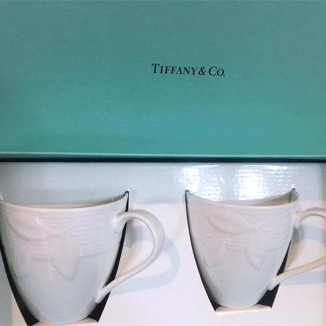 Tiffany & Co.(ティファニー)の新品未使用 箱入り ティファニー マグカップ テラス 2個 ペア インテリア/住まい/日用品のキッチン/食器(グラス/カップ)の商品写真