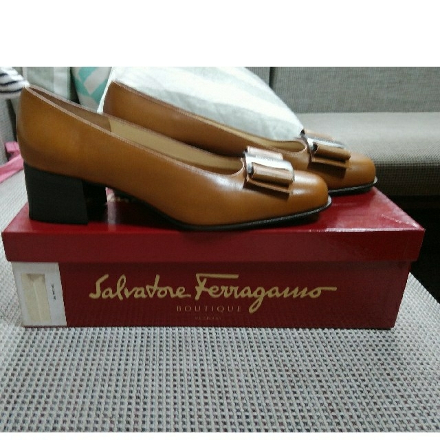 【専用です】Ferragamoパンプス 1