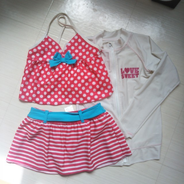 サニー様　水着　140　F.O.インターナショナル   キッズ/ベビー/マタニティのキッズ服女の子用(90cm~)(水着)の商品写真