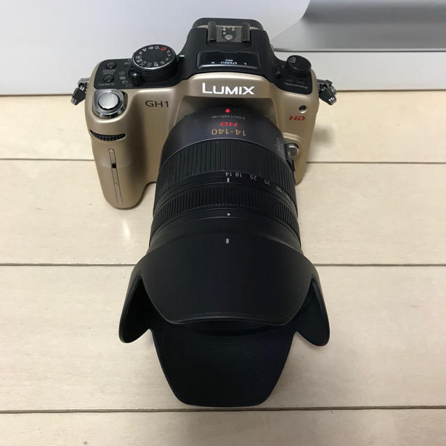 美品 lumix gh1+14-140mm asph mega oisおまけ付きカメラ