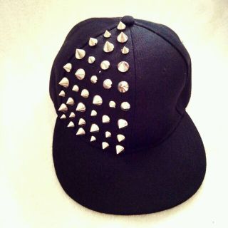 フォーエバートゥエンティーワン(FOREVER 21)のスタッズCAP ☆(キャップ)