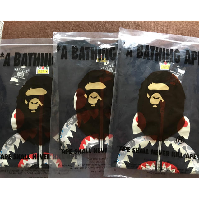 A BATHING APE(アベイシングエイプ)のSubway10928様 BAPE Long Sleeve 3枚 メンズのトップス(Tシャツ/カットソー(七分/長袖))の商品写真