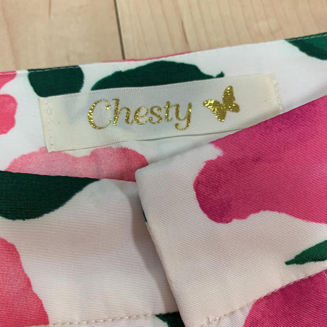 Chesty(チェスティ)のショートパンツ チェスティ  薔薇柄 レディースのパンツ(ショートパンツ)の商品写真