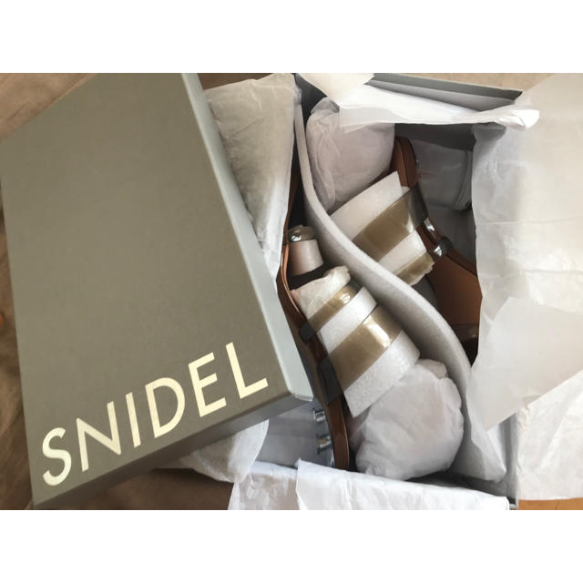 SNIDEL(スナイデル)のSNIDEL クリアサークルヒールサンダル レディースの靴/シューズ(サンダル)の商品写真