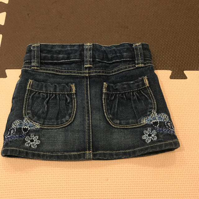 babyGAP(ベビーギャップ)の＊babyGAP＊刺繍デニムスカート キッズ/ベビー/マタニティのキッズ服女の子用(90cm~)(スカート)の商品写真