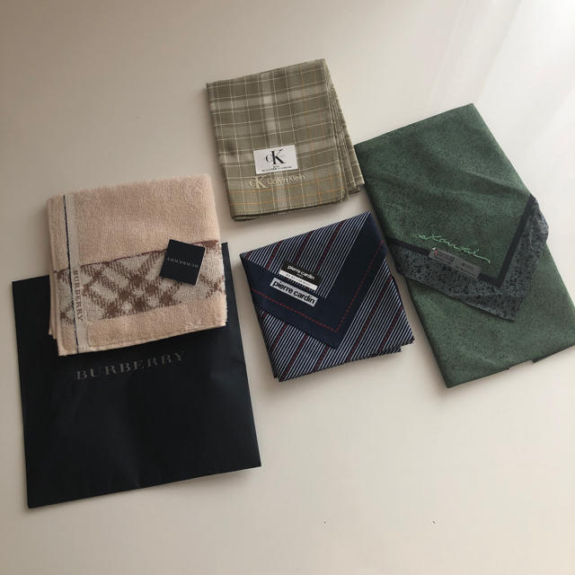 BURBERRY(バーバリー)のブランドハンカチ4枚 メンズのファッション小物(ハンカチ/ポケットチーフ)の商品写真