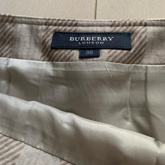 BURBERRY(バーバリー)のBurberry のスカート レディースのスカート(ひざ丈スカート)の商品写真