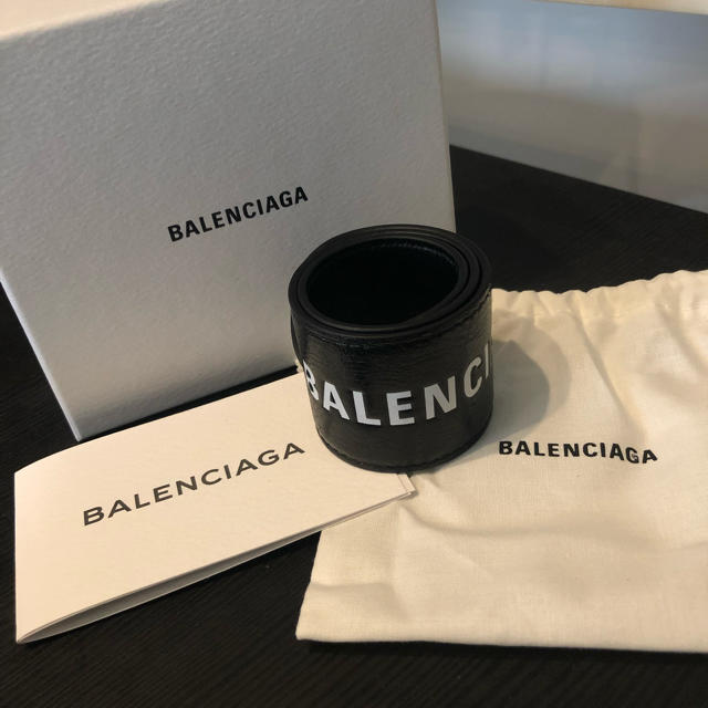 Balenciaga(バレンシアガ)のバレンシアガ レザー ブレスレット レディースのアクセサリー(ブレスレット/バングル)の商品写真