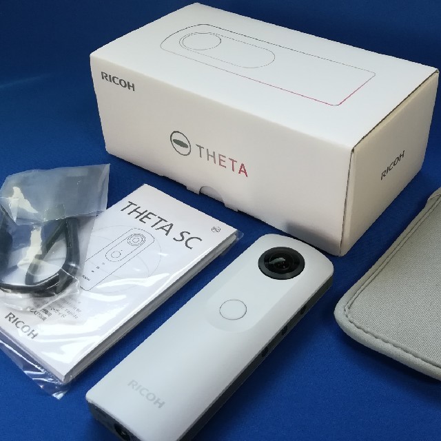 RICOH(リコー)のRICOH リコー THETA SC ホワイト 360度 全天球 カメラ スマホ/家電/カメラのカメラ(コンパクトデジタルカメラ)の商品写真