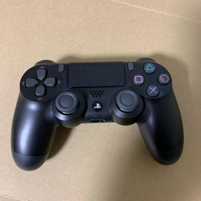 PlayStation4(プレイステーション4)のPS4コントローラー 純正 ジャンク品 エンタメ/ホビーのゲームソフト/ゲーム機本体(家庭用ゲーム機本体)の商品写真