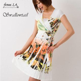 ビーシービージーマックスアズリア(BCBGMAXAZRIA)のLA Sublimation Butterfly dress size s (ひざ丈ワンピース)