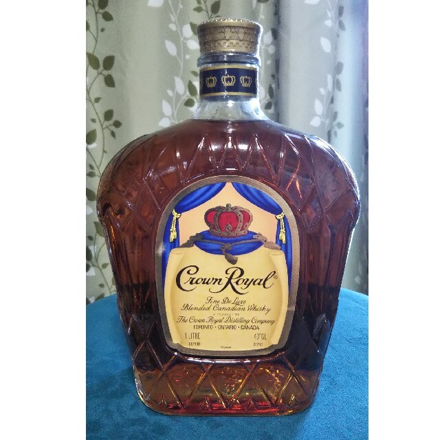 ‼️稀少レア、Ｃrown Ｒoyal、カナディアン′ウイスキー瓶ボトル。