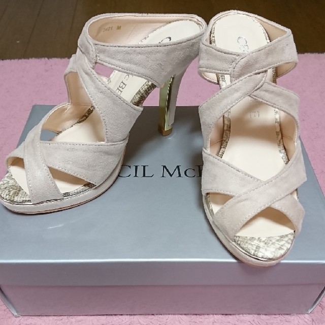 CECIL McBEE(セシルマクビー)のCECIL Mc BEE  クロスデザイン ミュールサンダル☆ レディースの靴/シューズ(サンダル)の商品写真