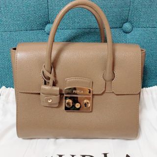 フルラ(Furla)のフルラ♡メトロポリス♡極美品♡レアな鍵付き(ショルダーバッグ)