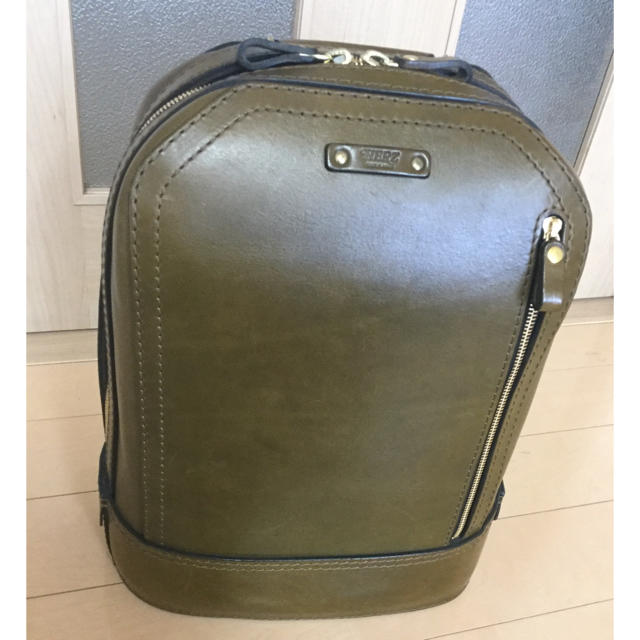 送料手数料込み 美品 ヘルツ ビートルリュック herz レインボー
