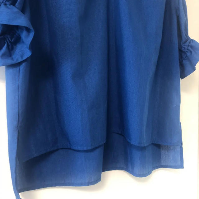 koe ブラウス ブルー レディースのトップス(シャツ/ブラウス(半袖/袖なし))の商品写真