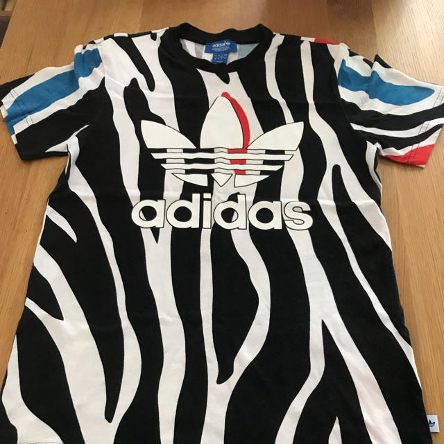 adidas(アディダス)のadidas メンズ半袖 メンズのトップス(Tシャツ/カットソー(半袖/袖なし))の商品写真