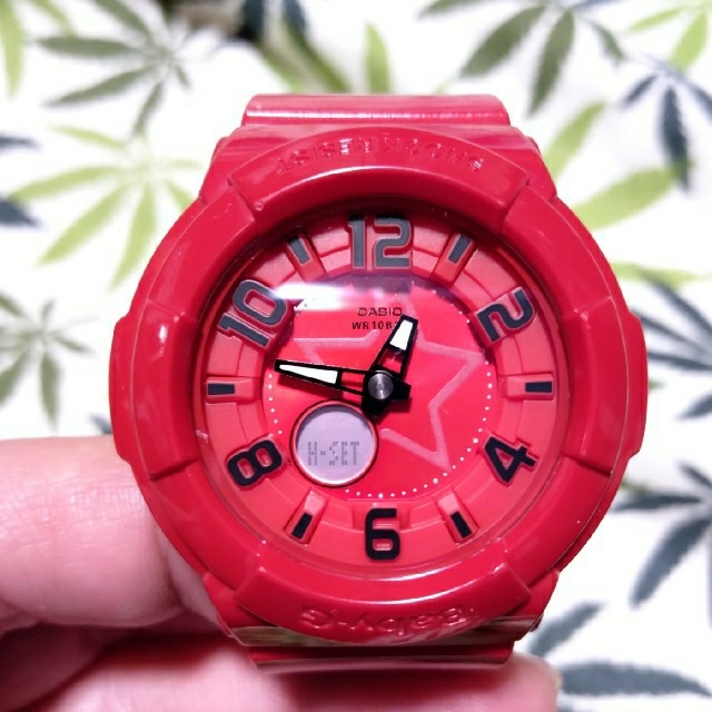 Baby-G(ベビージー)のCASIO Baby-G bga-133　ジーショック　レッド レディースのファッション小物(腕時計)の商品写真