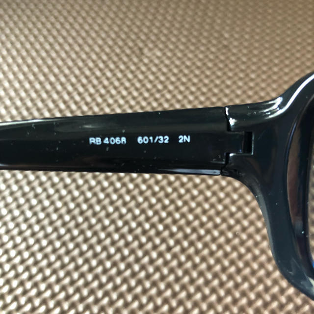 Ray-Ban(レイバン)のRay-Ban RB4068 ブラック メンズのファッション小物(サングラス/メガネ)の商品写真