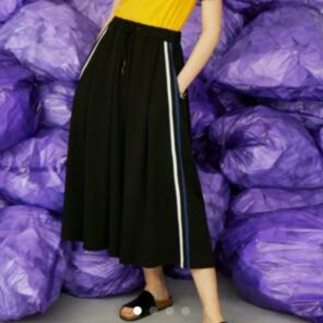 WHO'S WHO(フーズフー)のWHO’S  WHO 　サイドマルチラインジャージスカート レディースのスカート(ロングスカート)の商品写真