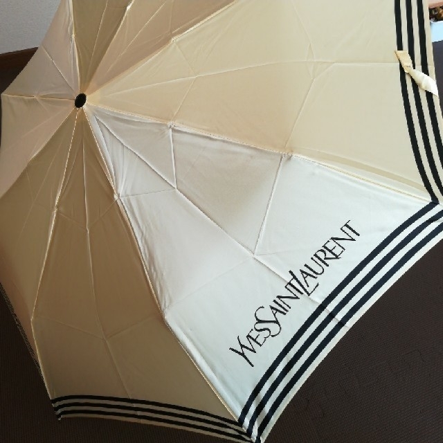 Yves Saint Laurent(イヴサンローラン)のイヴ・サンローラン折り畳み傘 レディースのファッション小物(傘)の商品写真