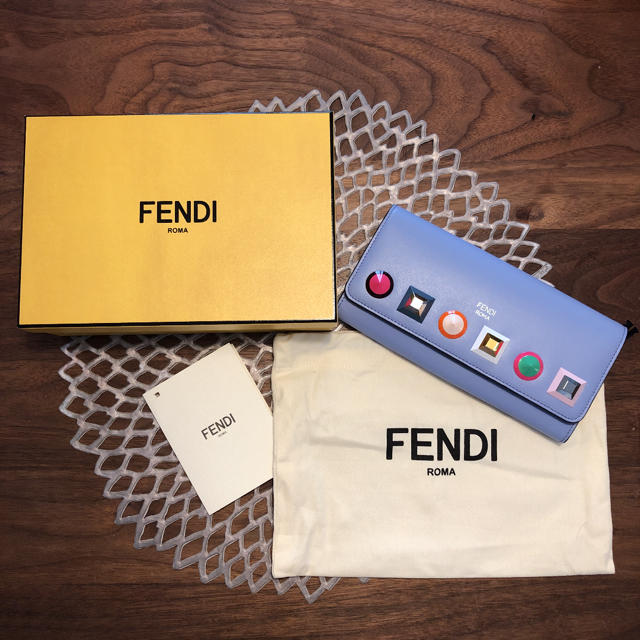 ★FENDIチェーンウォレット★