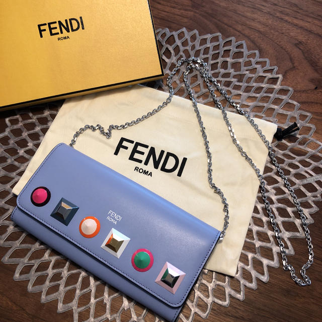 FENDI(フェンディ)の★FENDIチェーンウォレット★ レディースのファッション小物(財布)の商品写真