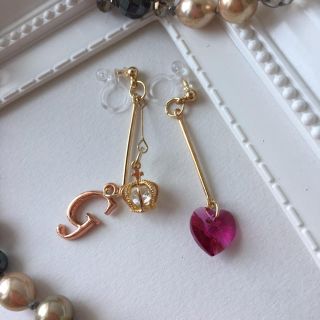 スワロフスキー(SWAROVSKI)のハートスワロフスキーのハンドメイドアクセサリー(イヤリング)