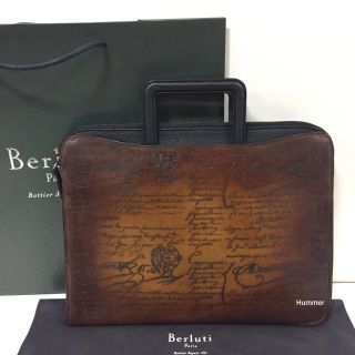 ベルルッティ(Berluti)の国内直営品 ベルルッティ  リフトレザー カリグラフィ ブリーフケース 未使用！(セカンドバッグ/クラッチバッグ)