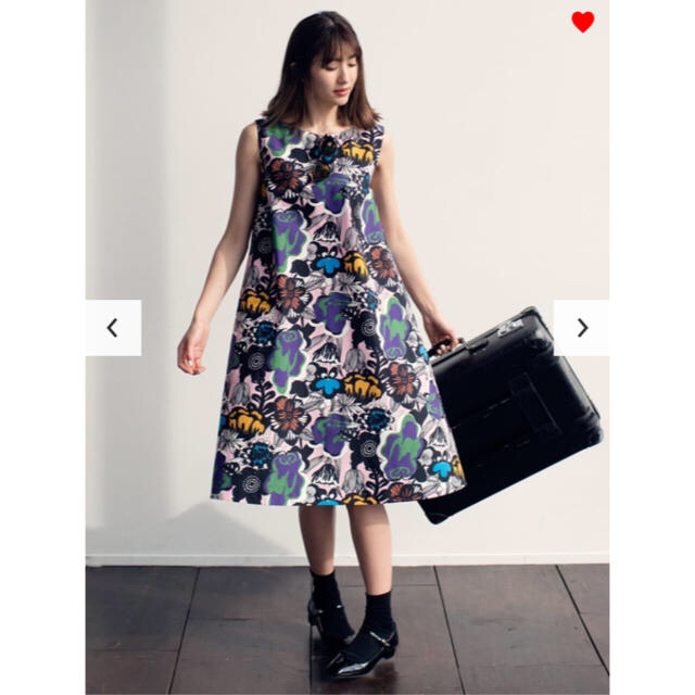 marimekko(マリメッコ)の新品 marimekko×UNIQLOグラフィックワンピース マリメッコユニクロ レディースのワンピース(ひざ丈ワンピース)の商品写真