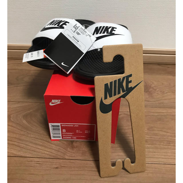 NIKE(ナイキ)の【26.0cm】NIKE BENASSI ホワイト ブラック サンダル シャワー メンズの靴/シューズ(サンダル)の商品写真