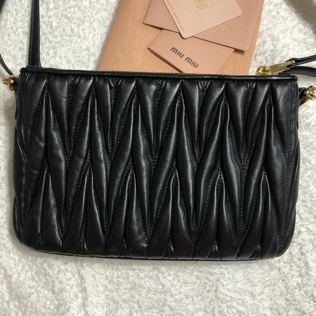 大人女性の miumiu - 【美品】ミュウミュウ マトラッセ ショルダーバッグ ショルダーバッグ - covid19.ins.gov.mz