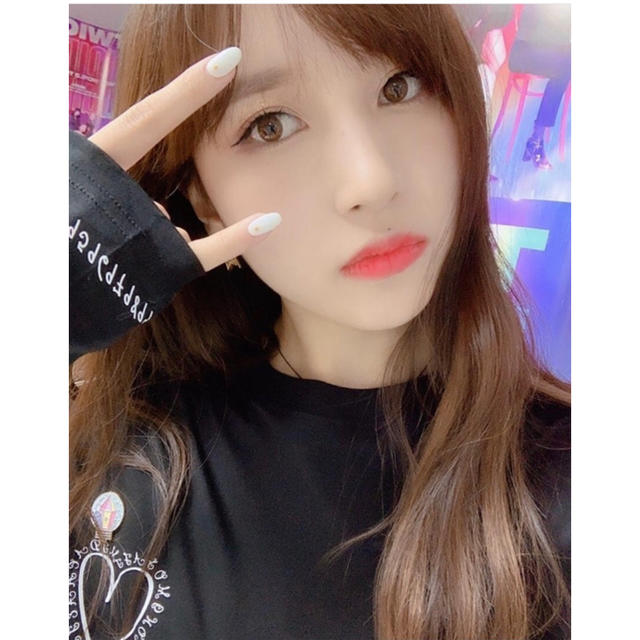 ZARA(ザラ)のTWICEスリーブ OR クロップド Tシャツ ロンT 黒 レディースのトップス(Tシャツ(長袖/七分))の商品写真