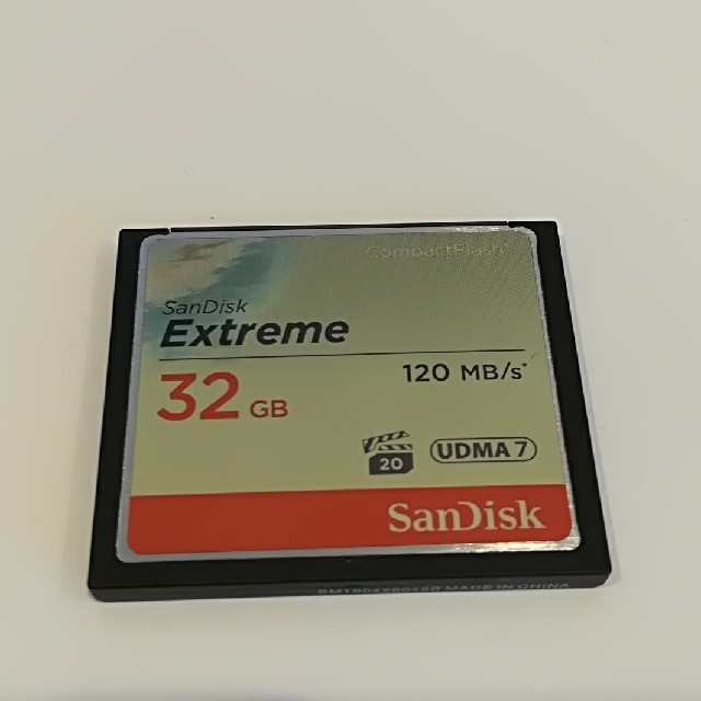 SanDisk(サンディスク)のサンディスクsandisk cfカード　32G スマホ/家電/カメラのスマートフォン/携帯電話(その他)の商品写真