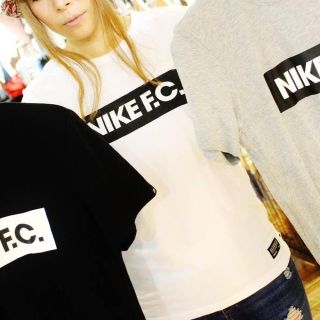 ナイキ(NIKE)のNIKE FC Tシャツ(Tシャツ/カットソー(半袖/袖なし))