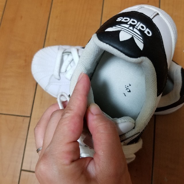 adidas(アディダス)のadidas スーパースター スニーカー 22.5 レディースの靴/シューズ(スニーカー)の商品写真