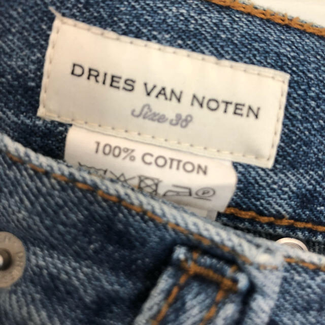 DRIES VAN NOTEN(ドリスヴァンノッテン)のtao様専用☆DRIES VAN NOTENのジーンズサイズ38 レディースのパンツ(デニム/ジーンズ)の商品写真